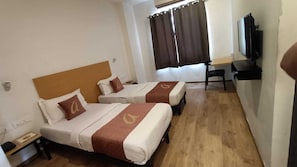 Deluxe Twin Room | Free WiFi - ASTRA HOTEL AND SUITES SARJAPURA ROAD (Bengaluru)
