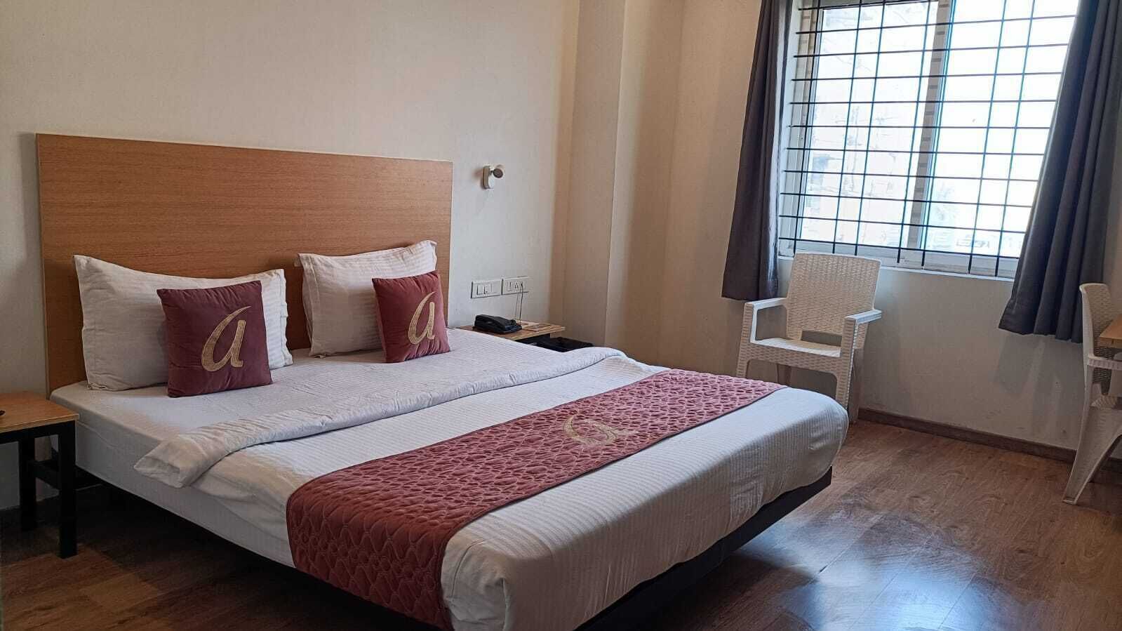 Premium bedding, laptop workspace, free WiFi, bed sheets