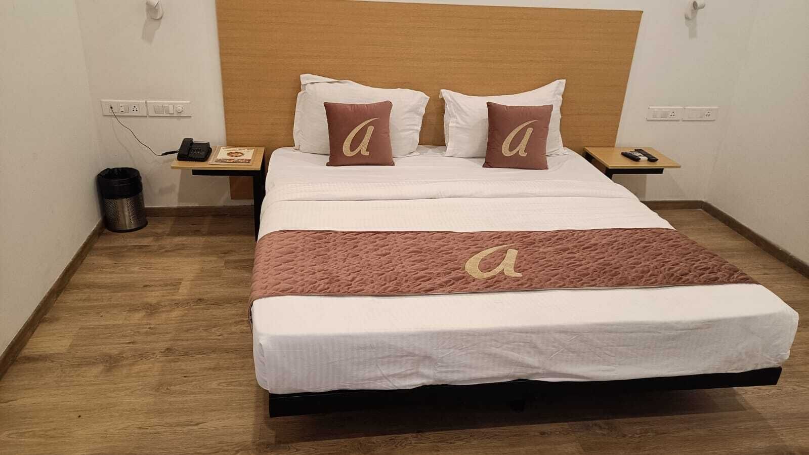 Premium bedding, laptop workspace, free WiFi, bed sheets