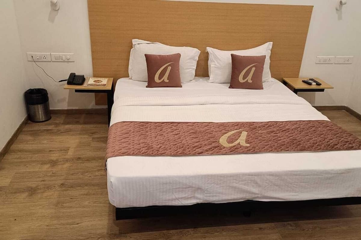 Premium bedding, laptop workspace, free WiFi, bed sheets