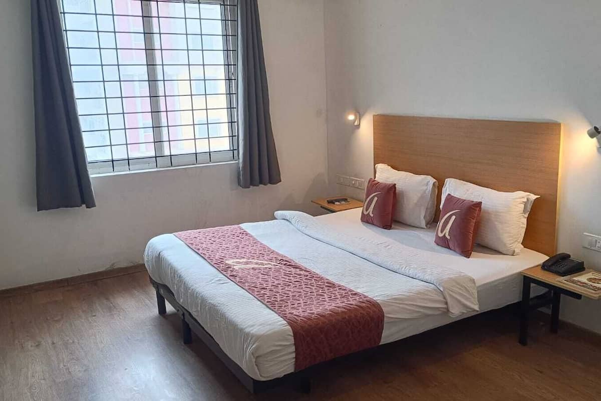 Premium bedding, laptop workspace, free WiFi, bed sheets