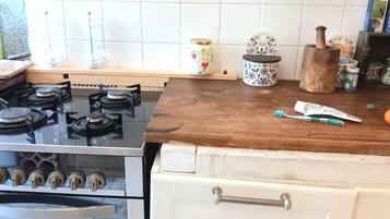 Kühlschrank, Herdplatte, Geschirrspüler