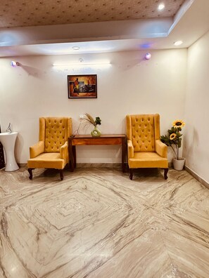 City shuttle - Savana Suites (Noida)