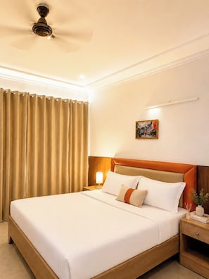 Deluxe Triple Room, Accessible Bathtub, Terrace | In-room safe, desk, laptop workspace, soundproofing