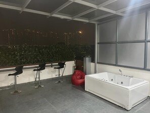 City shuttle - Savana Suites (Noida)