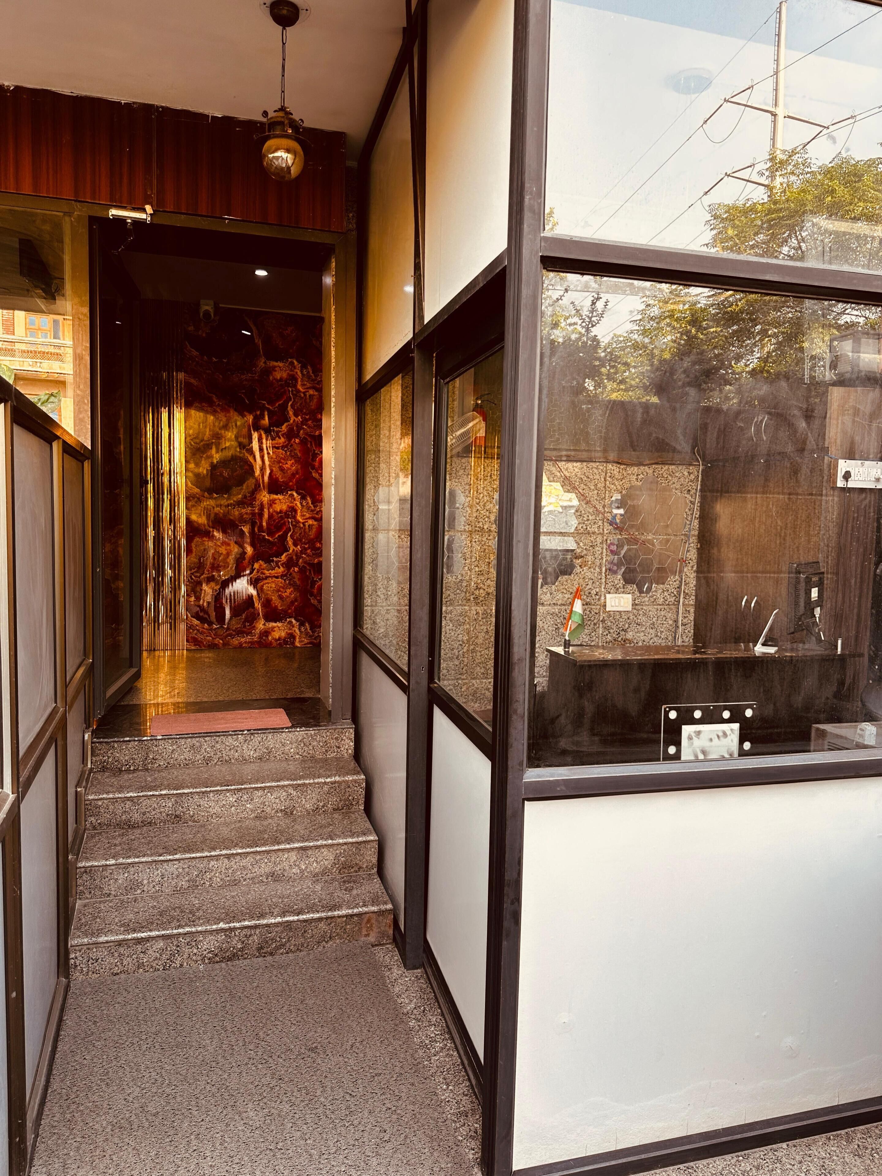 خدمة النقل المكوكية من وإلى المدينة