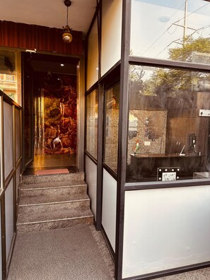 City shuttle - Savana Suites (Noida)