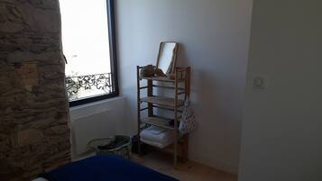 2 chambres, fer et planche Ă repasser, Wi-Fi gratuit, draps fournis