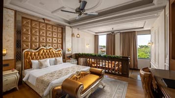 Club Room, 1 Double Bed | Blackout drapes, soundproofing, iron/ironing board, free WiFi