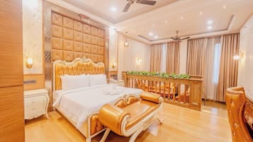 Blackout drapes, soundproofing, iron/ironing board, free WiFi