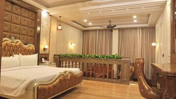 Quarto club, vista para o jardim | Cortinas blackout, ferros/tábuas de passar roupa, Wi-Fi de cortesia