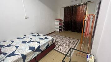 Iron/ironing board, free WiFi