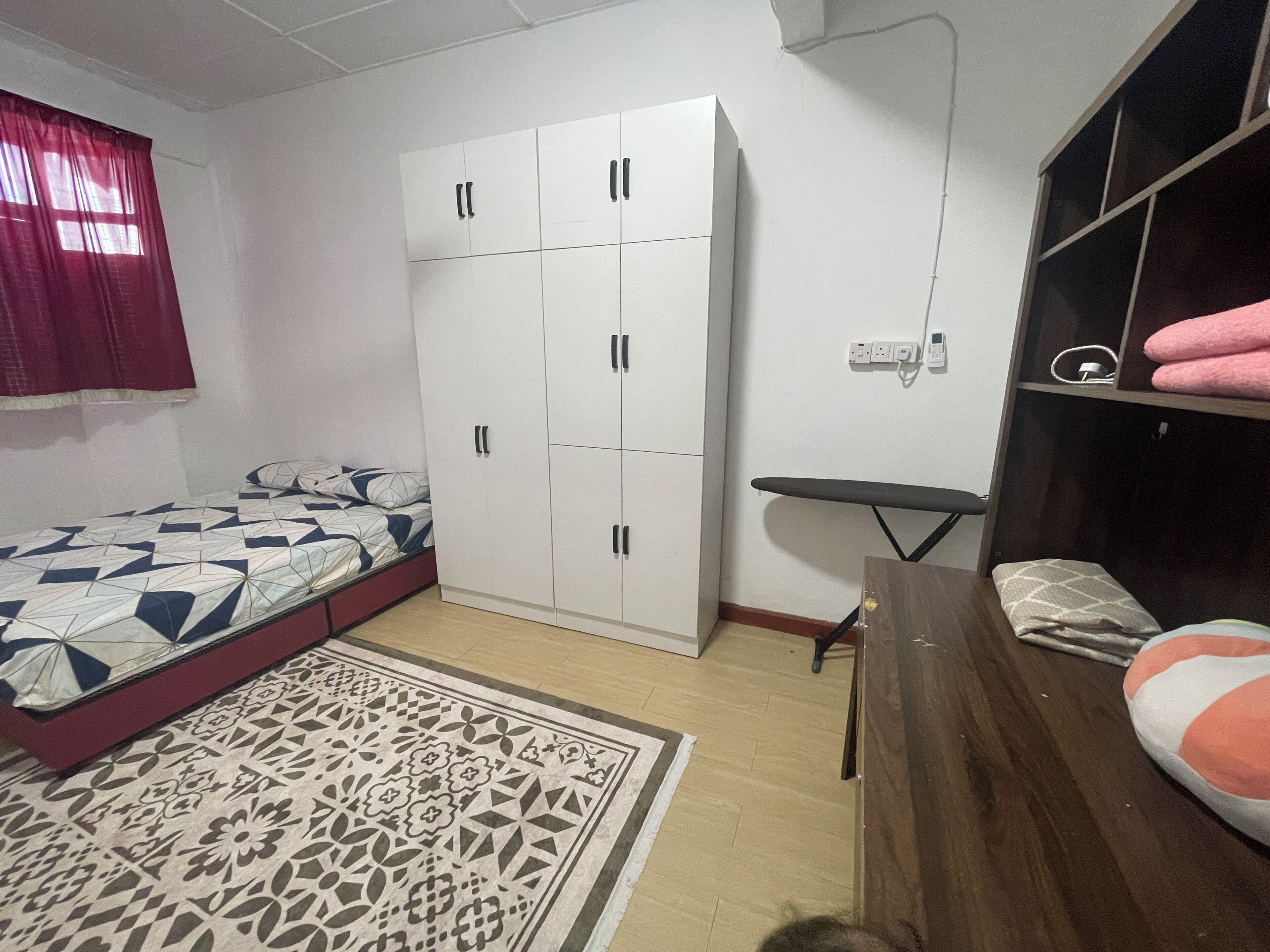 Iron/ironing board, free WiFi