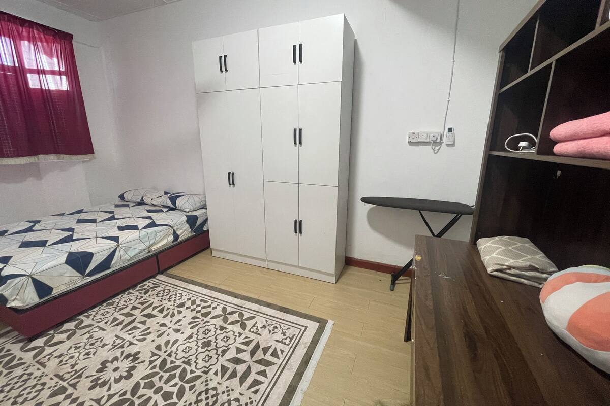 Iron/ironing board, free WiFi