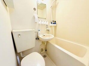 Hair dryer, towels, soap, shampoo - Comfort 1-bedroom apartment in kinshicho with skytree view (Sumida City, taihei)