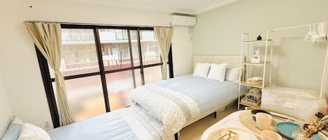 1 bedroom, in-room safe, iron/ironing board, free WiFi