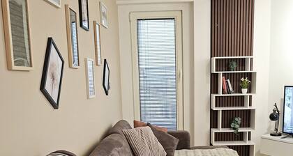 19th Floor Luxury Condo With Pool, spa & Parking