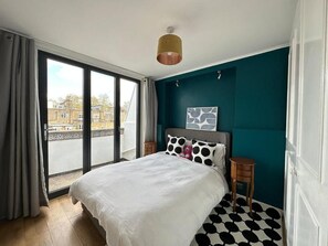 2 habitaciones, tabla de planchar con plancha, wifi y ropa de cama 