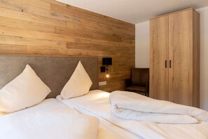 3 bedrooms, WiFi, bed sheets - Cozy holiday apartment for 6 people in the heart of Montafon (Schruns-Tschagguns)