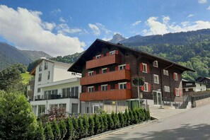 Exterior - Cozy holiday apartment for 6 people in the heart of Montafon (Schruns-Tschagguns)