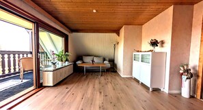 Interior - Apartment by the forest in a quiet settlement panoramic window 5 min to the highway - center (Chemnitz)