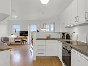 Réfrigérateur, micro-ondes, lave-vaisselle