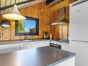 Réfrigérateur, micro-ondes, lave-vaisselle