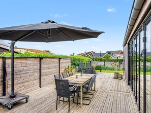 Outdoor dining - "Greta" - 125m from the sea by Interhome (Brenderup Fyn)