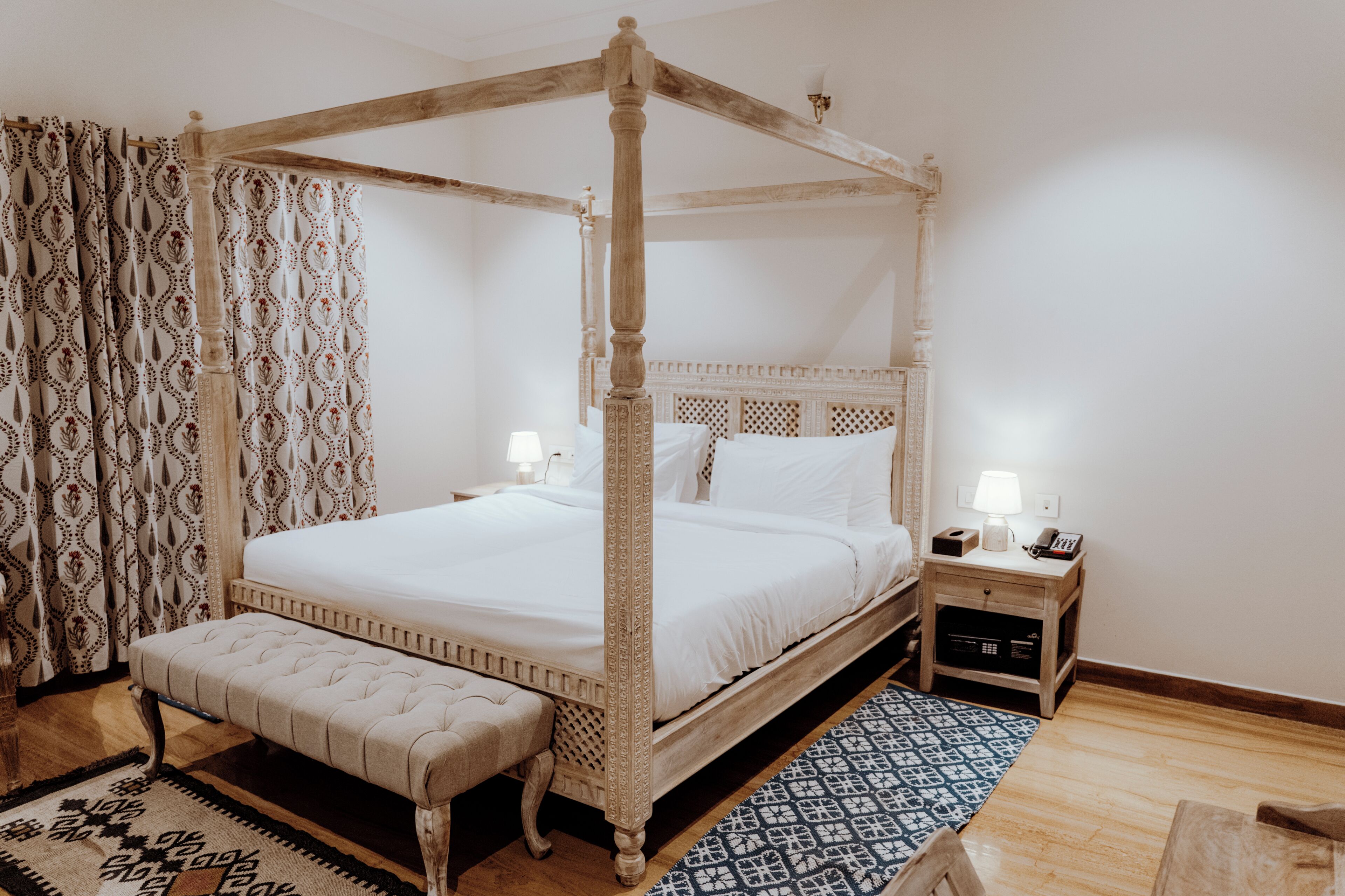 Suite | In-room safe, desk, laptop workspace, blackout drapes