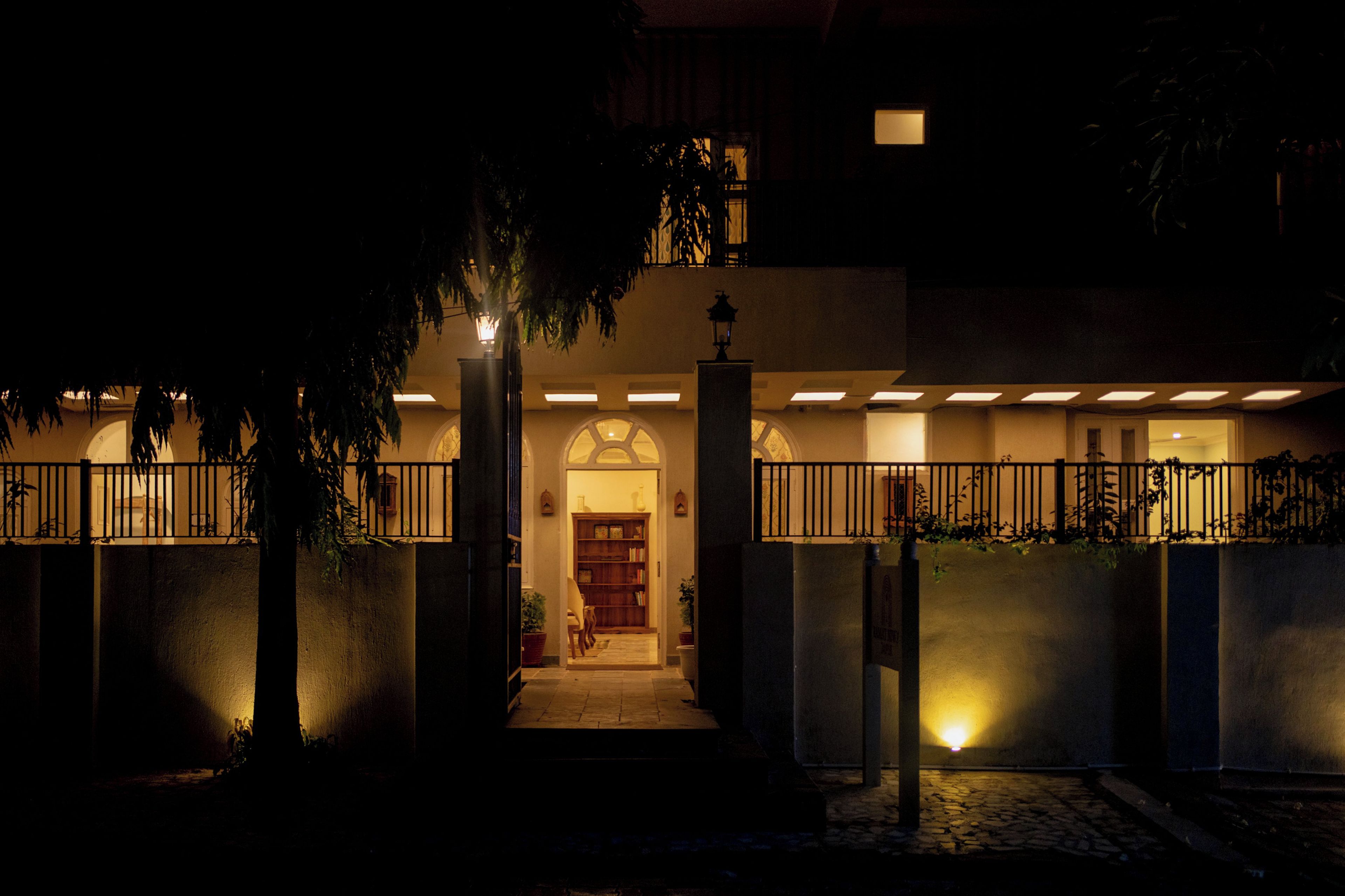 Fachada del alojamiento - Noche