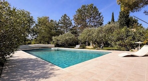 Piscine extérieure, piscine chauffée
