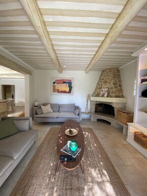 Smart TV, ping pong, books