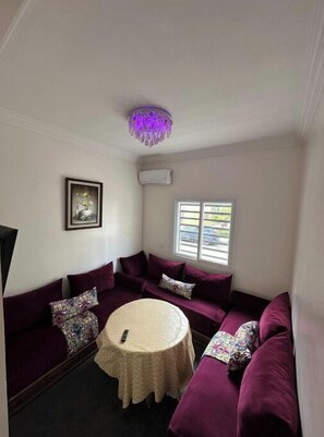Smart TV - Apartment rte immouzer (Fès)