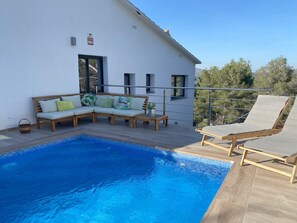 Casa | Piscina | Una piscina cubierta, una piscina al aire libre