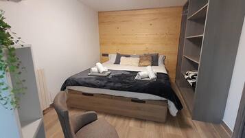 House | 7 bilik tidur