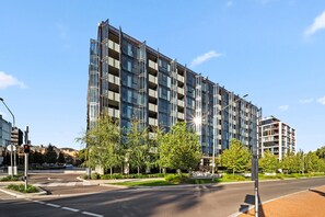 Apartment | Reception - Bright Unit With Secure Parking and Garden Access (Canberra)