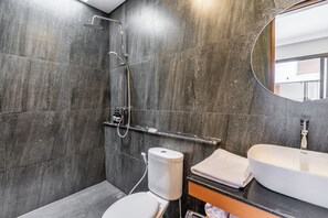 Villa, 2 Bedrooms, Private Pool, Pool View | Bathroom - Casa Benita 2 Villa Seminyak (Seminyak)