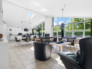 TV, fireplace - "Merrit" - 280m from the sea by Interhome (Humble)