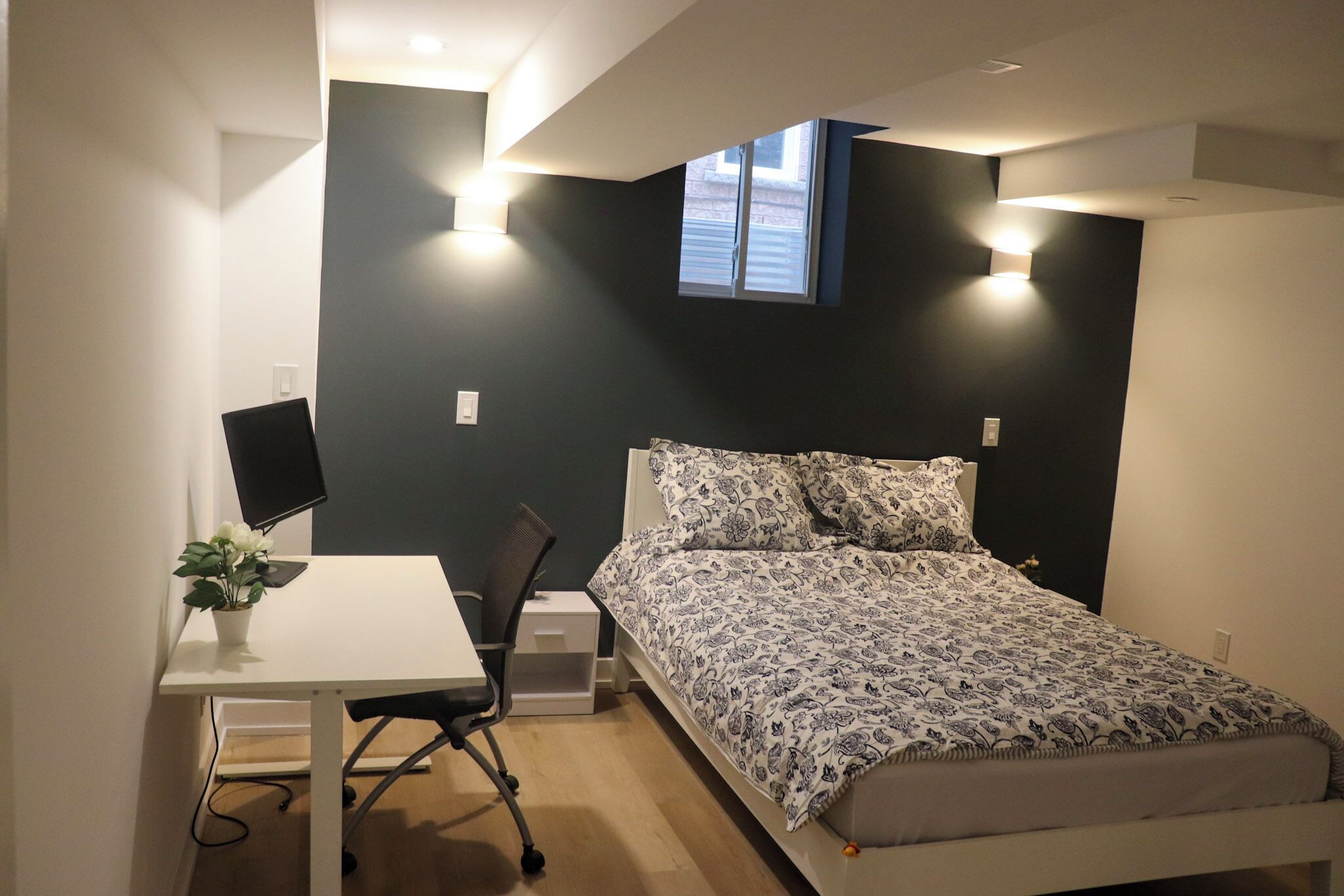 Iron/ironing board, WiFi