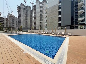 Pool - Elegant Studio in Azizi Riviera | Perfect Getaway (Dubai)