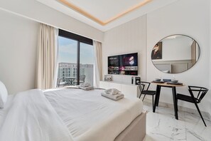 Iron/ironing board, WiFi, bed sheets - Elegant Studio in Azizi Riviera | Perfect Getaway (Dubai)
