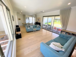 Smart TV - Cottesloe / Swanbourne coastal oasis - steps to the sand (Cottesloe)