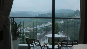 Deluxe Double Room, 1 Queen Bed, Balcony, Mountain View | Terrace/patio