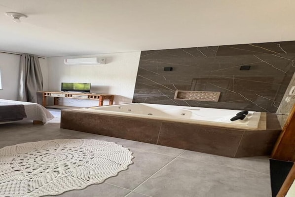 3 chambres, fer et planche Ă repasser, Wi-Fi, draps fournis
