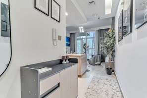 Apartment - Stayshort - Prime 1 Bedroom Apartment in Business Bay That Sleeps 2 (Dubai)