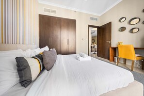Room - Stayshort - 2BR in Dubai Marina That Sleeps 6 With Water Views (Dubai)