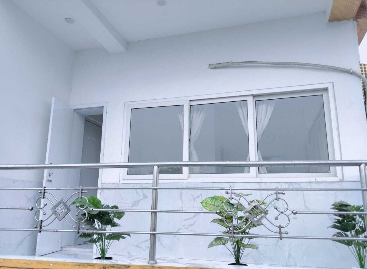 In-room safe, desk, free WiFi