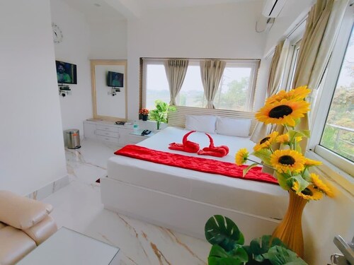 NEW RUBI RESTAURANT CUM BAR AND LODGE 