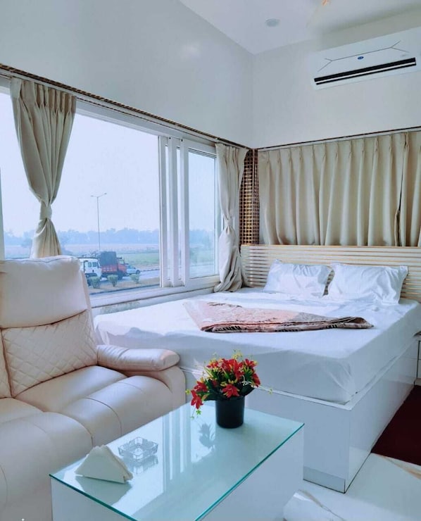 Deluxe Double Room | Room amenity - NEW RUBI RESTAURANT CUM BAR AND LODGE (Burdwan)