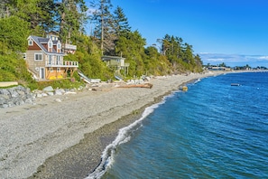 House (2 Bedrooms) | Interior - 2 BR Beachfront Cottage w/ Grill & Expansive Deck (Point Roberts)